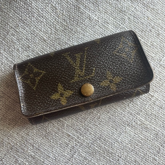 Vintage Louis Vuitton Monogram 4 Key Holder - Picture 7 of 8